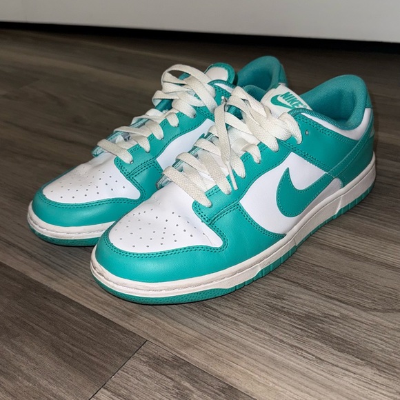 Nike Men’s Low Rise Dunks - Picture 2 of 4